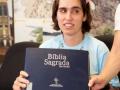 A Sociedade Bíblica do Brasil (SBB) realiza a entrega de uma edição completa da Bíblia Sagrada em Braille para a Associação dos Deficientes Visuais de Itajaí e Região (Advir)